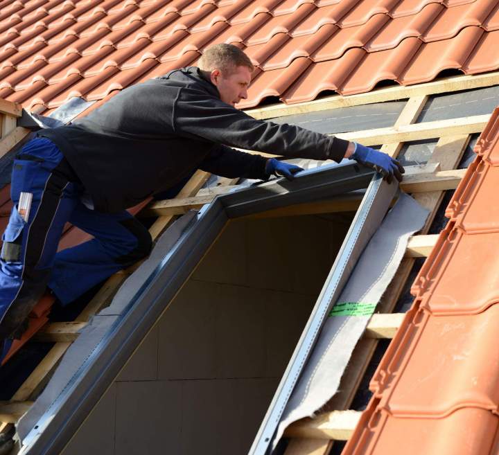 Pose de fenêtre de toit VELUX Forbach